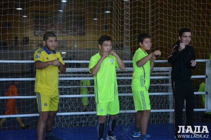 Областной турнир по юнифайд-мини-футболу и мастер класс по боксу провели для особенных детей в Актау