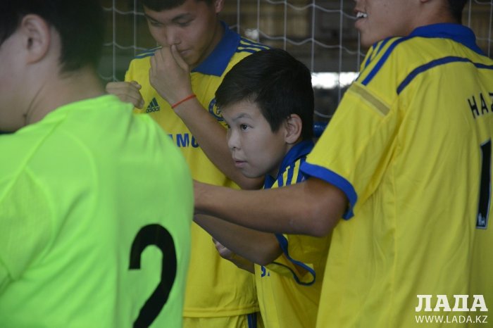 Областной турнир по юнифайд-мини-футболу и мастер класс по боксу провели для особенных детей в Актау