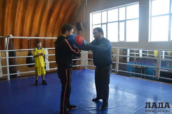 Областной турнир по юнифайд-мини-футболу и мастер класс по боксу провели для особенных детей в Актау