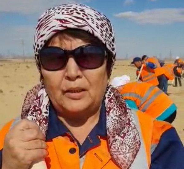 Для расчистки железных дорог от песка не хватает рабочих в Мангистау