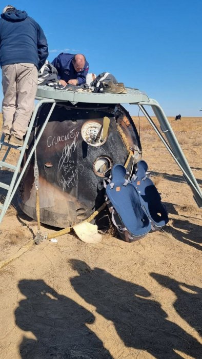 Житель Актау Роман Бугаев встречал приземлившийся в казахстанской степи киноэкипаж космонавтов