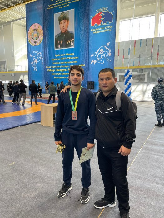 Борцы из Актау завоевали три медали на международном турнире в Туркестане