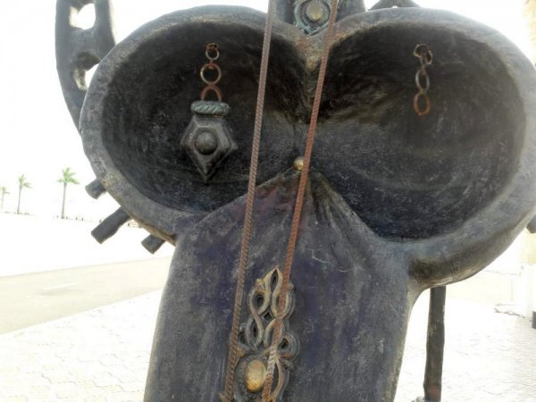 Еще одна деталь исчезла с «Кобыза» на набережной Актау