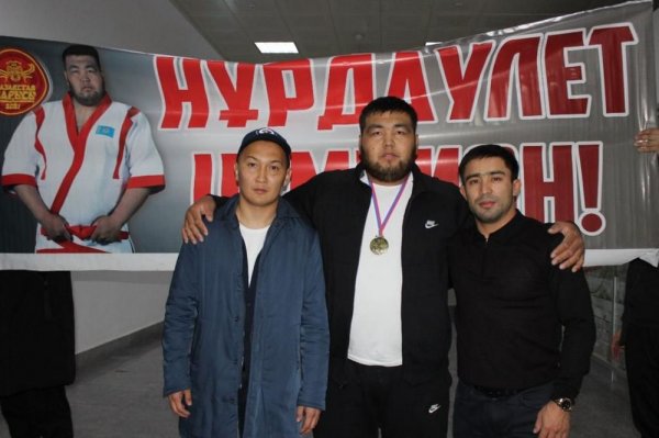 «Кара Буру» с почестями встретили в аэропорту Актау