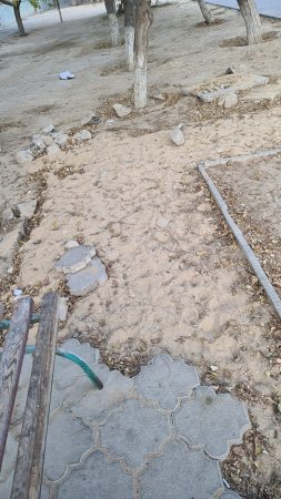 Испортили площадку