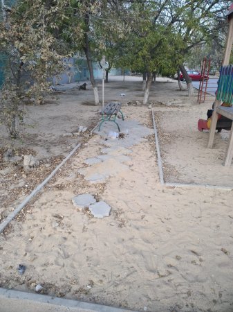 Испортили площадку