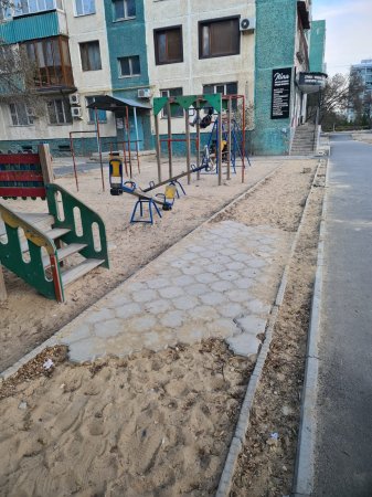 Испортили площадку