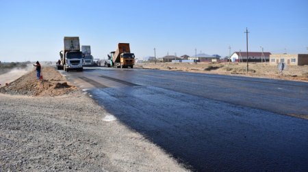 Казахстанцы попали в ДТП, снимая видео о состоянии трассы Атырау - Астрахань