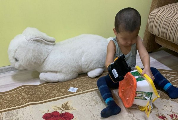 Малышей из дома ребёнка порадовали сотрудники СИЗО в Актау