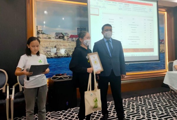 Дети собрали 11 тонн мусора в Актау