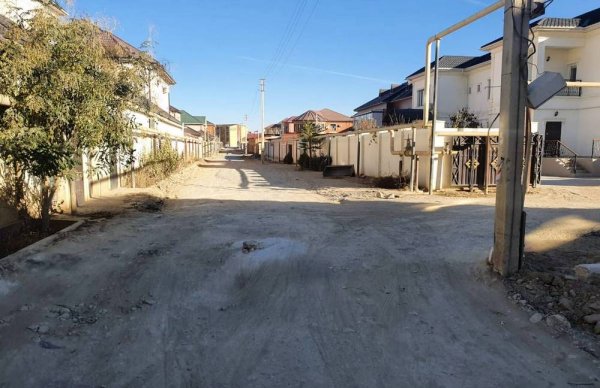 Начали ремонт и забросили: Укладку асфальта временно отложили в Актау