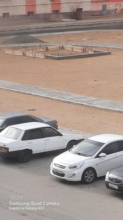 Жители 32А микрорайона Актау выступают против установки мобильного павильона около детской площадки