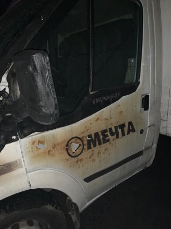 Бытовая техника и машина горели возле торгового дома ночью в Актау