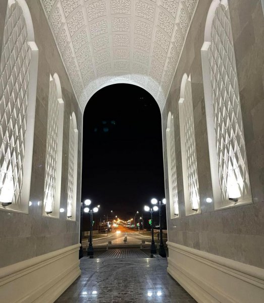 Автором «Триумфальной арки» в Актау является Данияр Калиев