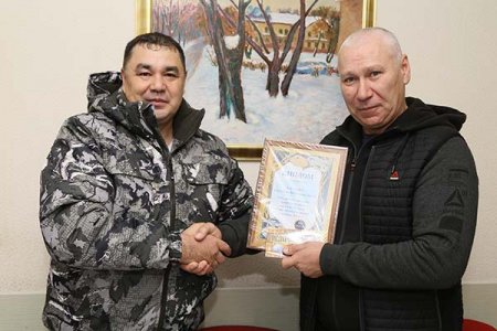 "Вытаскивали двумя багориками" - Щуку весом 14,5 кг поймал житель Костаная