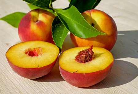 Названы фрукты, которые нельзя употреблять при похудении 