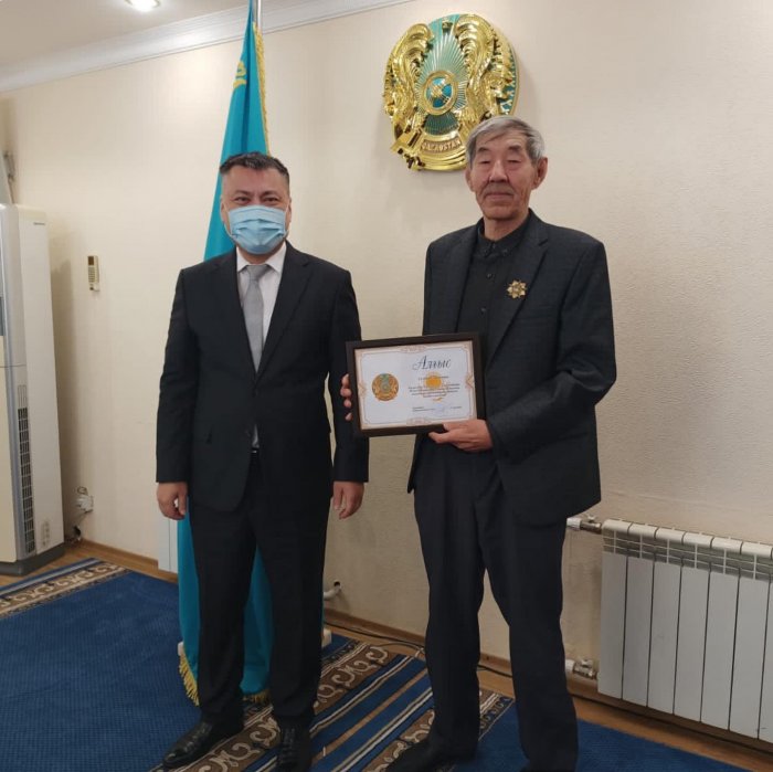 В Актау наградили ликвидаторов Чернобыльской катастрофы