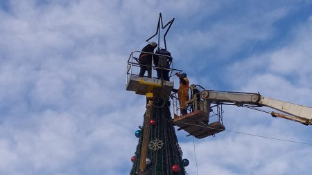 Новый год к нам мчится! Главную ёлку зажгут сегодня в Актау