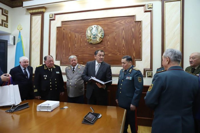 В Актау открыли Аллею Победы