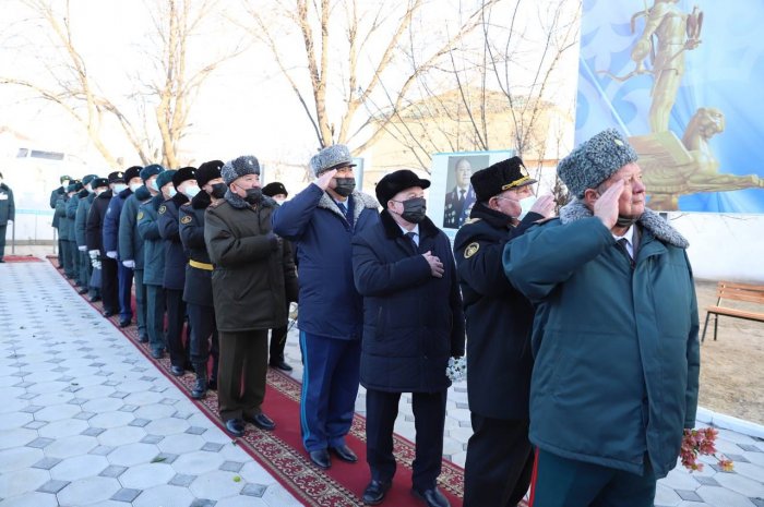 В Актау открыли Аллею Победы