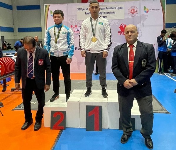 Пауэрлифтеры из Мангистау покорили чемпионат Азии
