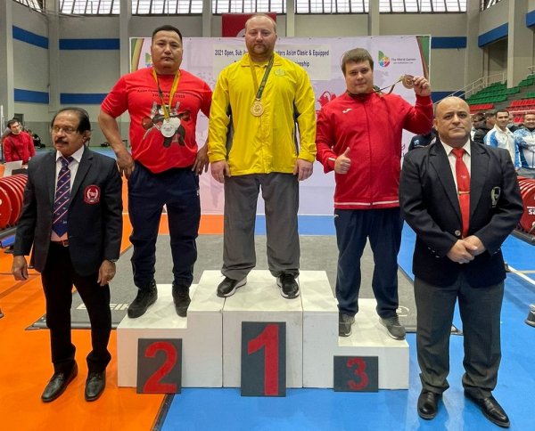 Пауэрлифтеры из Мангистау покорили чемпионат Азии