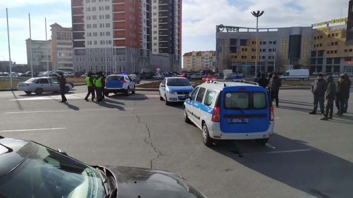 Митинг продолжается: На площади Ынтымак в Актау установили еще одну юрту и биотуалеты