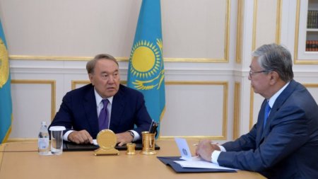 Назарбаев сам передал пост главы Совбеза Токаеву - советник