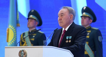 Мажилис проголосовал за лишение Назарбаева пожизненного статуса главы АНК и Совбеза