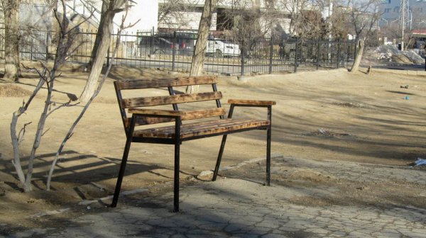 Новых скамеек на аллее дождались жители Актау