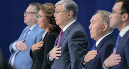 Конфликт был, но не между Токаевым и Назарбаевым - политолог