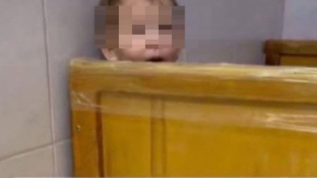 Бросили в больнице: 2-летний ребенок несколько месяцев ждет родителей в Алматы