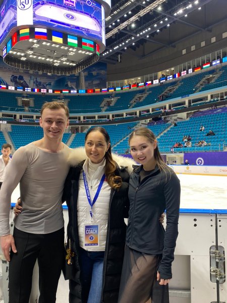 Фигуристка из Актау Гаухар Наурызова с Бойсангуром Датиевым заняли второе место на международных соревнованиях в Венгрии