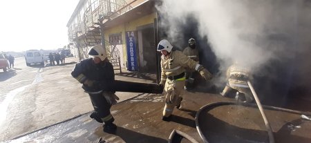 В Актау произошёл пожар на СТО