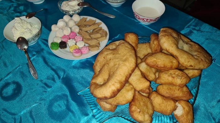 Посетителей СИЗО в Актау встречали с баурсаками и шубатом