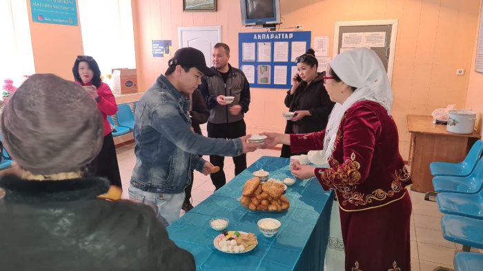 Посетителей СИЗО в Актау встречали с баурсаками и шубатом