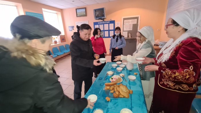 Посетителей СИЗО в Актау встречали с баурсаками и шубатом