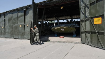 Минобороны Казахстана прокомментировало передвижение военной техники 