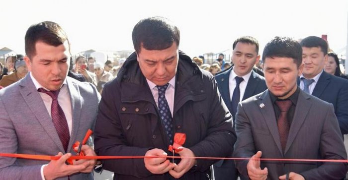 Аким Мангистауского района на свои деньги приобрел спортивную форму для сельчан