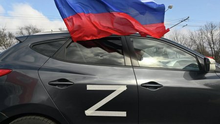 Почему в Казахстане могут оштрафовать за наклейки "Z" на авто, объяснили в полиции