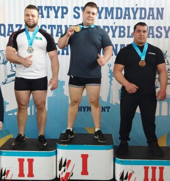 Спортсменка из Актау первой в истории Казахстана осилила штангу весом 200 килограммов