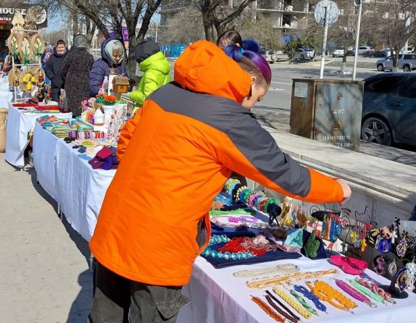 Ярмарку устроили рукодельницы в Актау