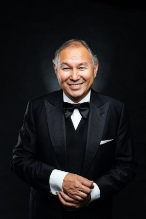 "28 дней ночуем в бомбоубежище". Дирижер Айдар Торыбаев рассказал о ситуации в Киеве