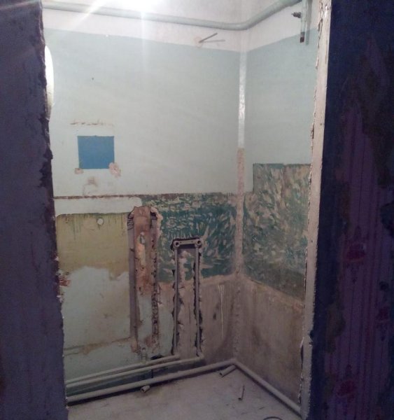 Актауские чиновники прокомментировали ситуацию с заменой батарей в квартире пенсионерки