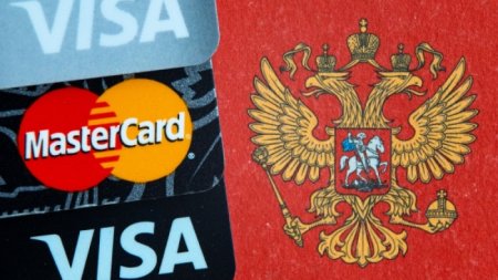 Сервисы по открытию банковских карт для россиян появились в Казахстане - СМИ