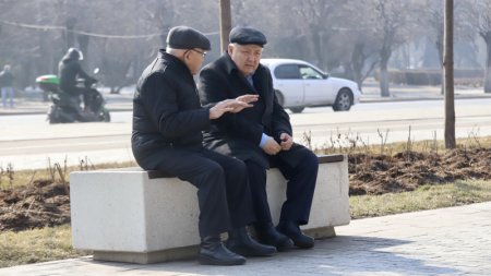 "Мне 50, и меня не берут на работу". Как казахстанцы сталкиваются с дискриминацией по возрасту      