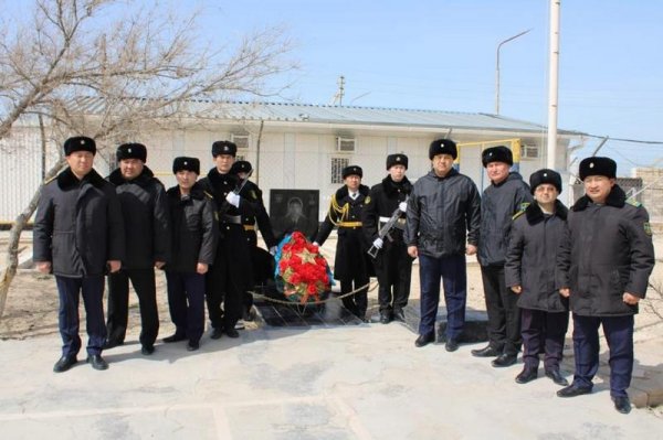 Погиб при задержании браконьеров: Память пограничника почтили в Баутино