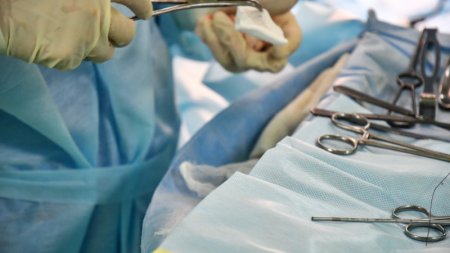 Прооперировали не тот глаз: алматинка обвинила врачей в халатности