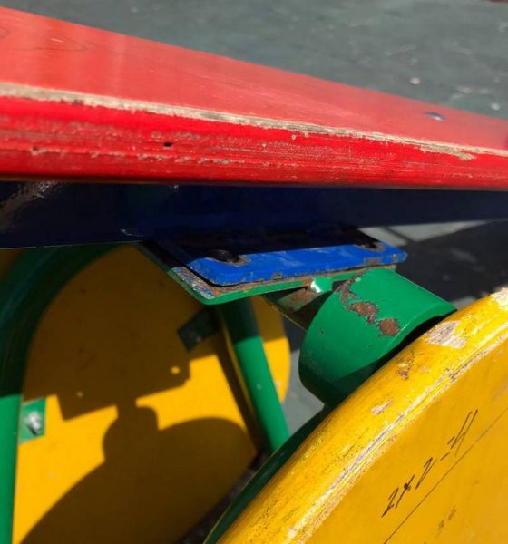 Ну, нет крайних! Кто решит проблему с детской площадкой в Актау