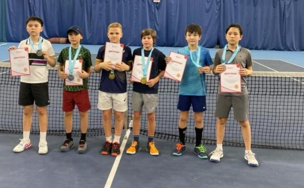 «Серебро» на чемпионате страны выиграл теннисист из Актау